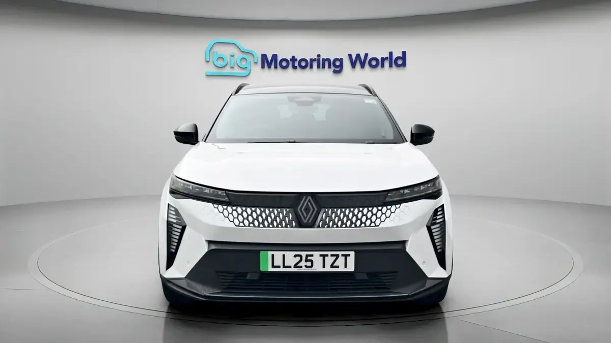 Used Renault Scenic E-Tech Esprit Alpine 161 kW (220 HP) 2024 White/black SUV