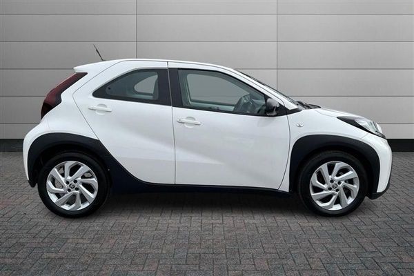 White Used 2023 Toyota Aygo PURE Hatchback | £12,295 (Good price) - Image 1/1
