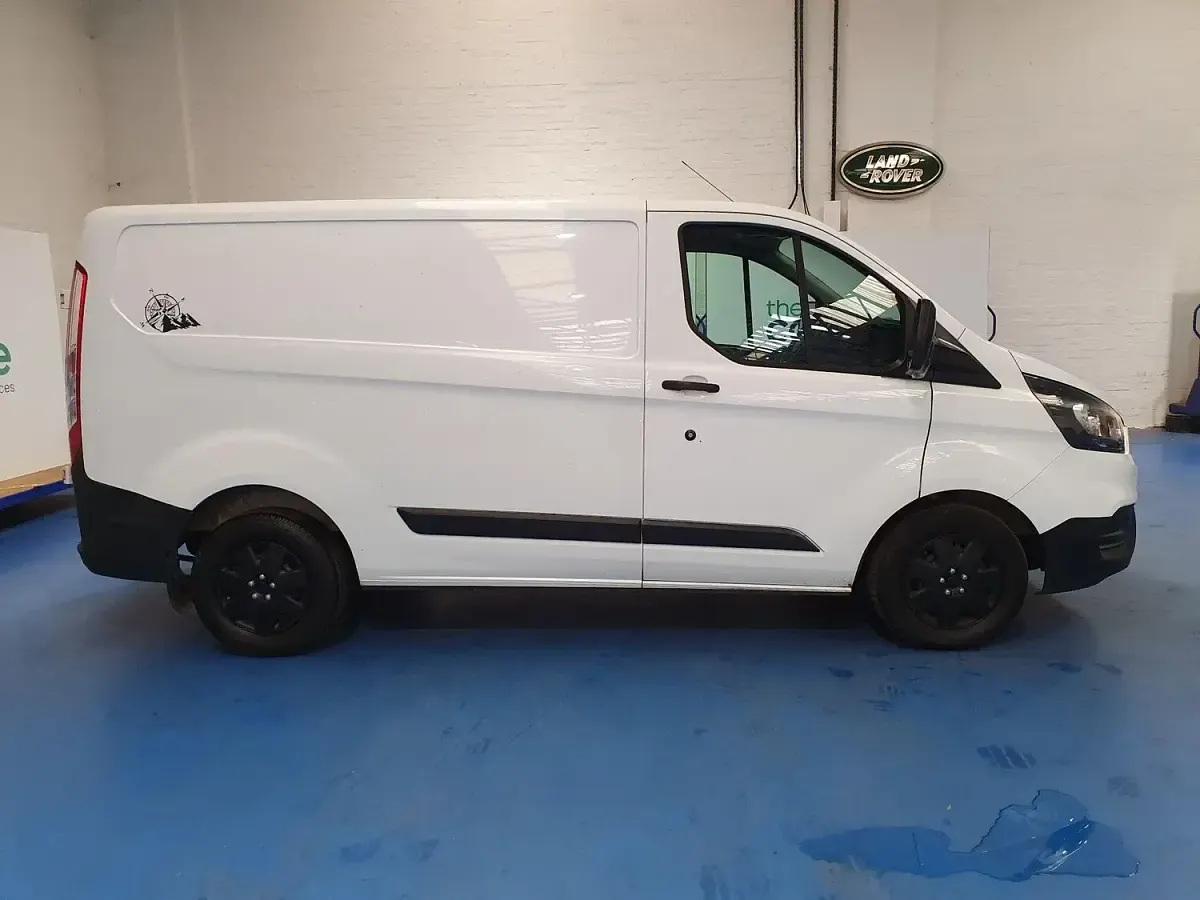 Used Ford Transit Custom 105 HP (77 kW) 2018 White Van