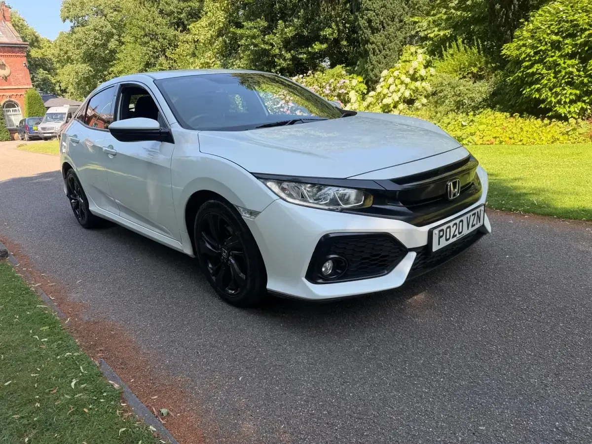Used Honda Civic SR 126 HP (92 kW) 2020 White Hatchback