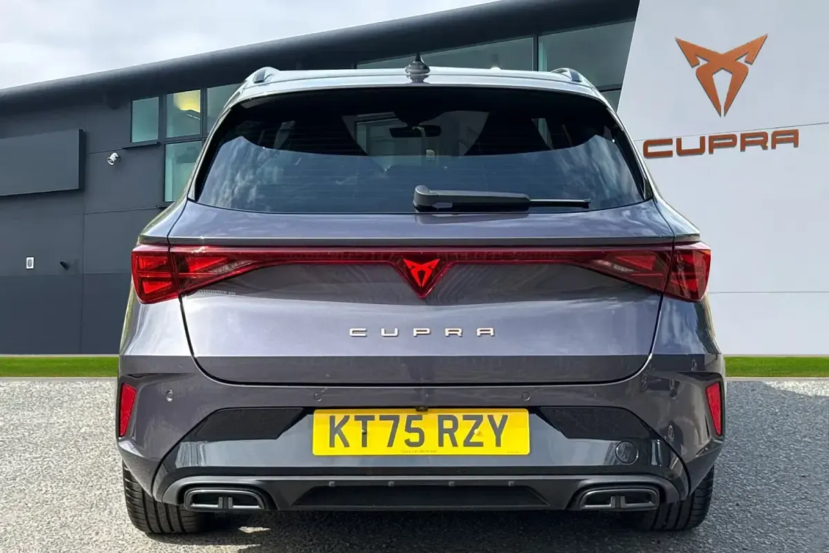 New Cupra Leon 150 HP (110 kW) 2026 Mauve/purple Estate