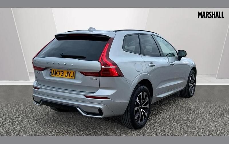 Used Volvo XC60 Plus 250 HP (183 kW) 2023 Metallic  silver dawn SUV