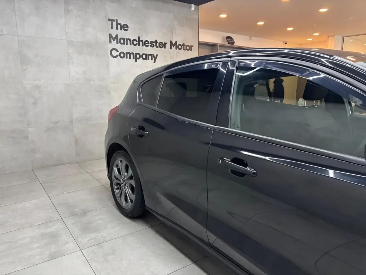 Używany Ford Focus ST-Line 2023 Czarny Hatchback