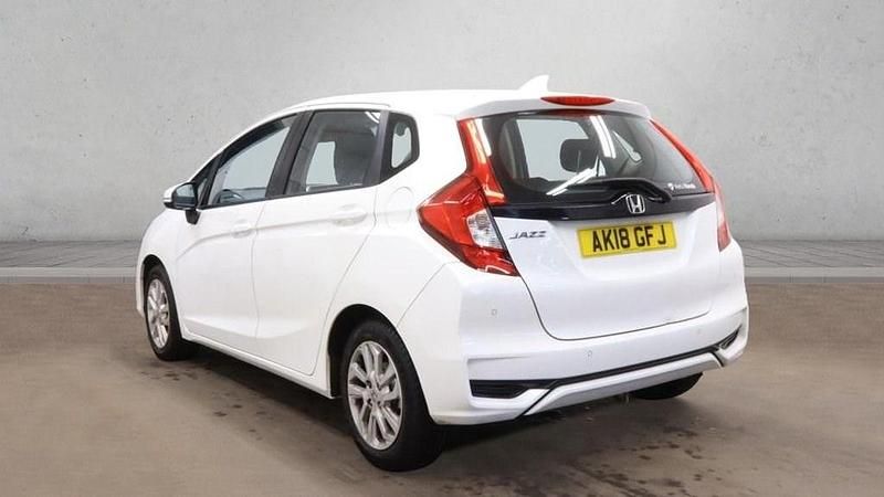 Used Honda Jazz SE 102 HP (75 kW) 2018 White Hatchback