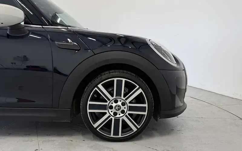 Used Mini Cooper Exclusive 136 HP (100 kW) 2024 Black Hatchback