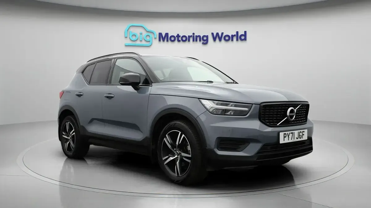 Used Volvo XC40 R-Design 163 HP (119 kW) 2021 SUV