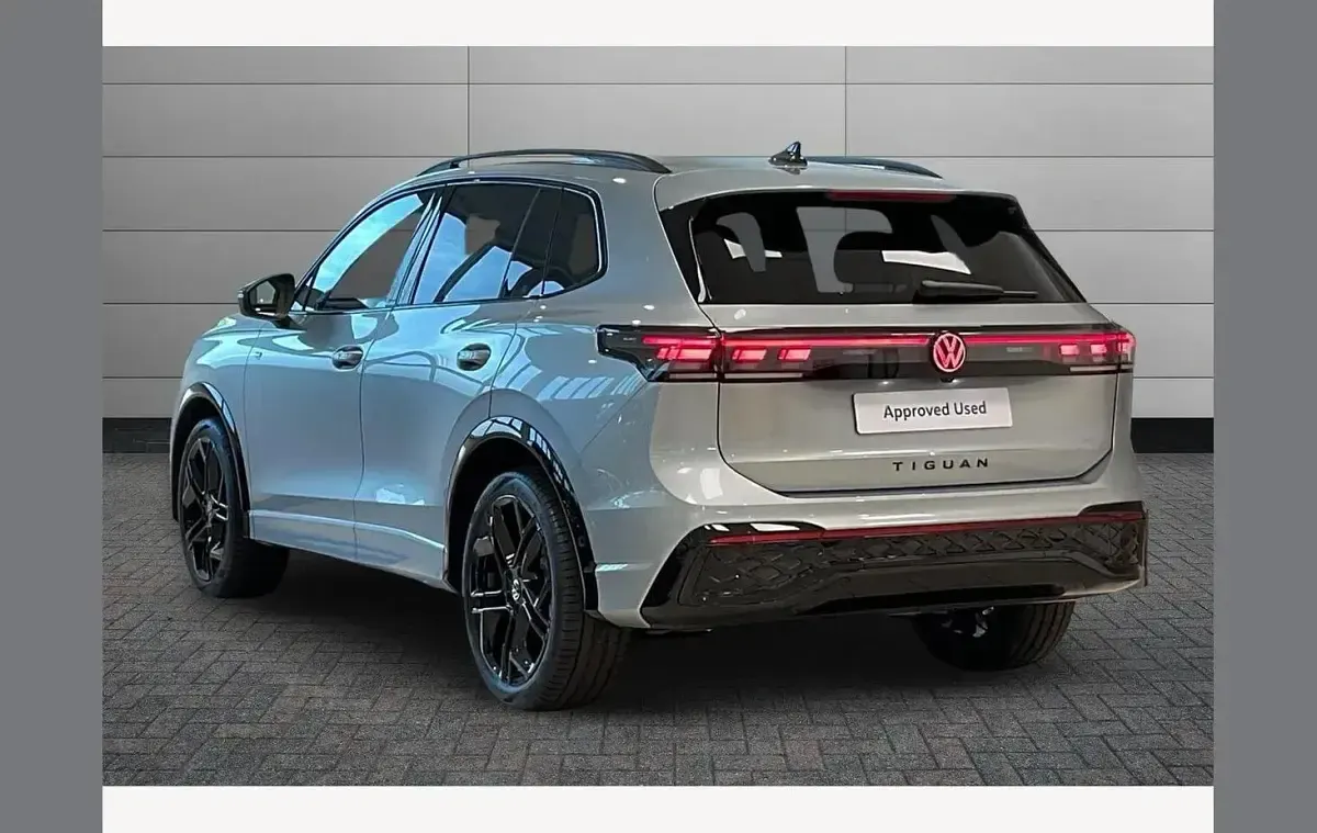 Used VW Tiguan R-line 150 HP (110 kW) 2025 Silver SUV