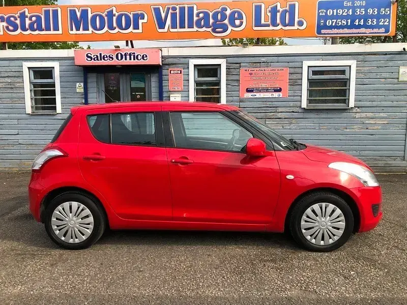 Usado Suzuki Swift 2013 Vermelho Citadino