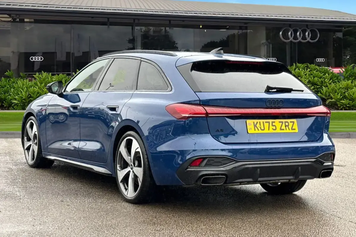 Used Audi A5 Advanced 204 HP (150 kW) 2025 Blue Estate
