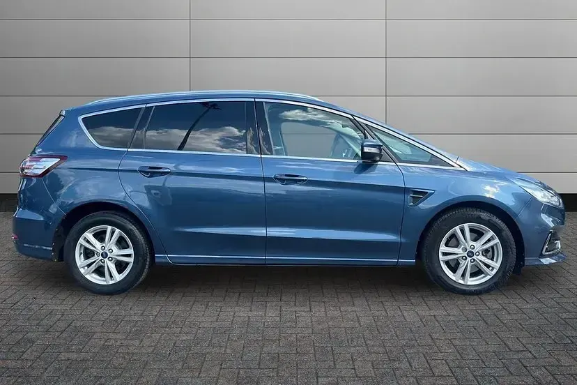 Used Ford S-MAX Titanium 187 HP (137 kW) 2023 Blue MPV