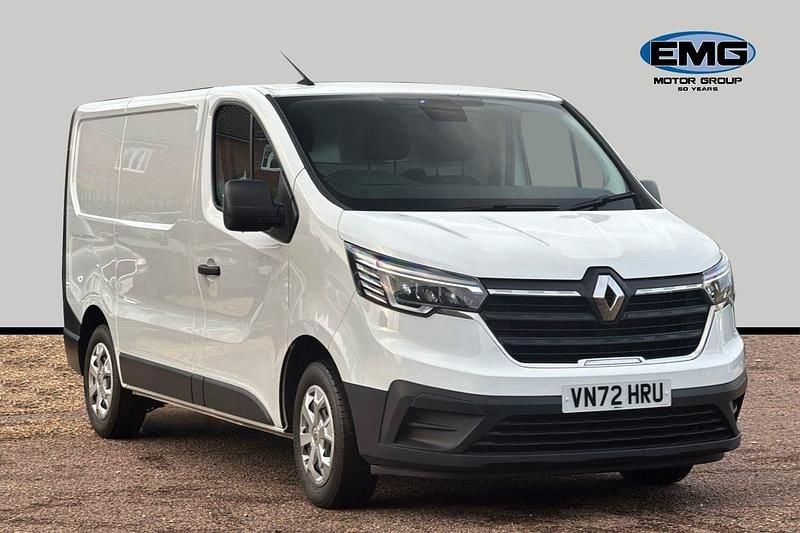 White Used 2023 Renault Trafic Business MPV | £14,295 (Good price) - Image 1/3
