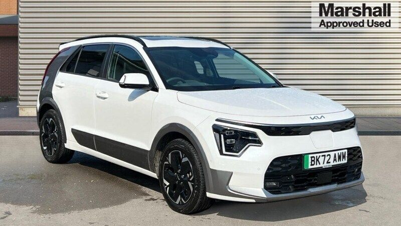 White Used 2022 Kia e-Niro 4 SUV | £23,922 (Expensive) - Image 1/4