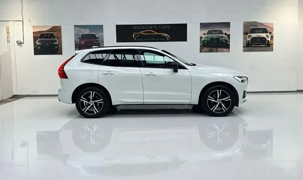 Used Volvo XC60 R-Design 349 HP (256 kW) 2021 SUV