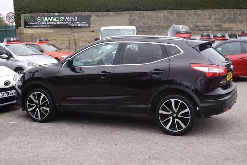 Used Nissan Qashqai Tekna 115 HP (84 kW) 2015 Black SUV