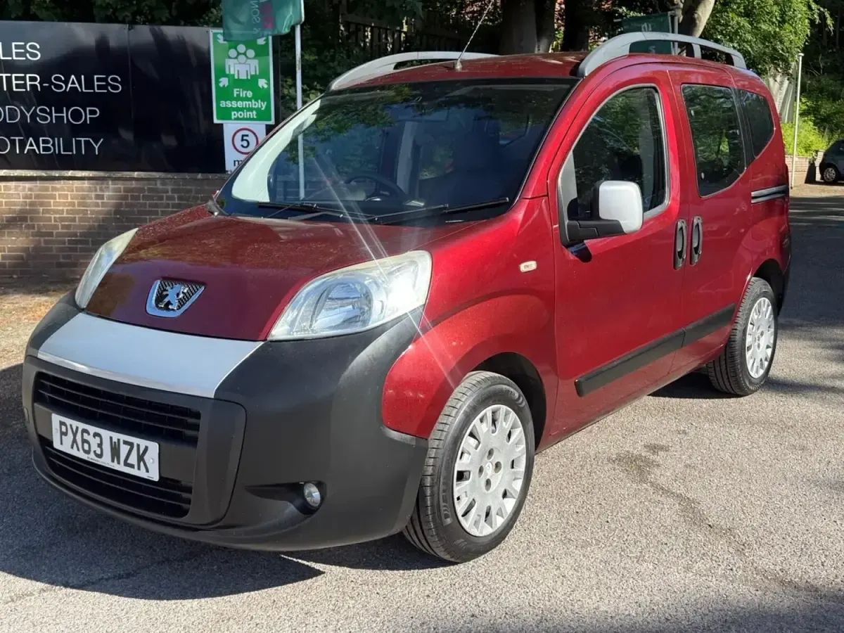 Used Peugeot Bipper Outdoor 75 HP (55 kW) 2014 Red MPV