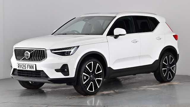 Used Volvo XC40 Ultra 163 HP (119 kW) 2025 Crystal white SUV