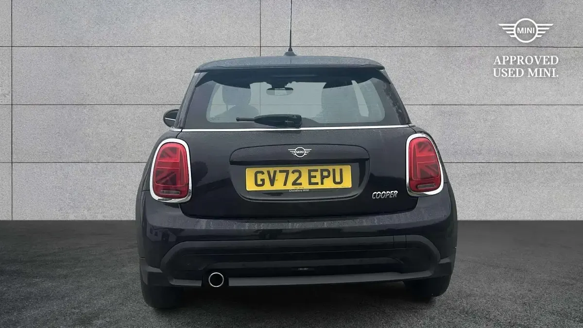 Used Mini Cooper Classic 134 HP (98 kW) 2022 Black Hatchback