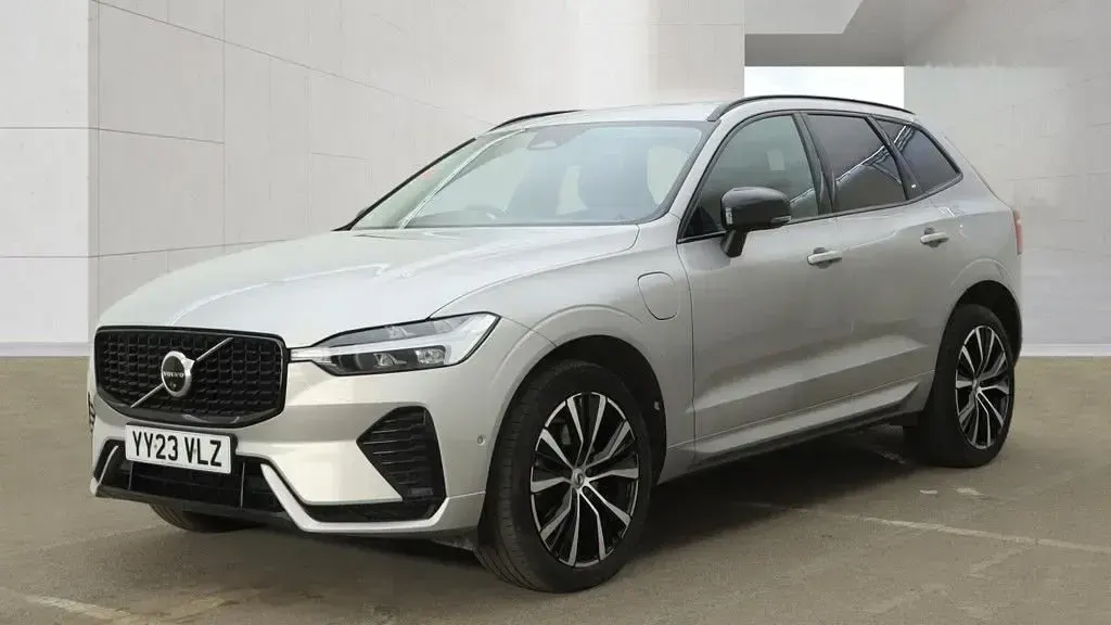 Used Volvo XC60 Plus 350 HP (257 kW) 2023 Silver SUV