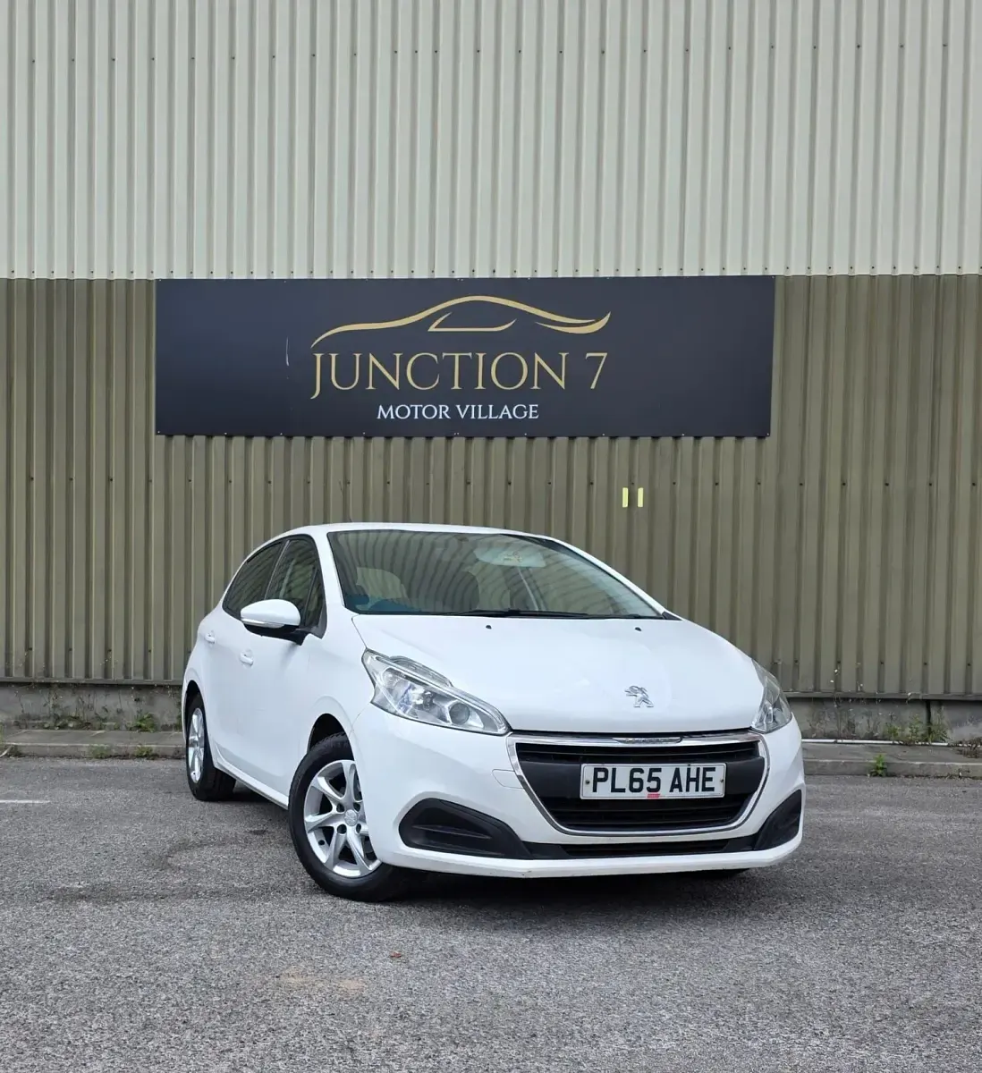 Used Peugeot 208 Active 2016 White Hatchback