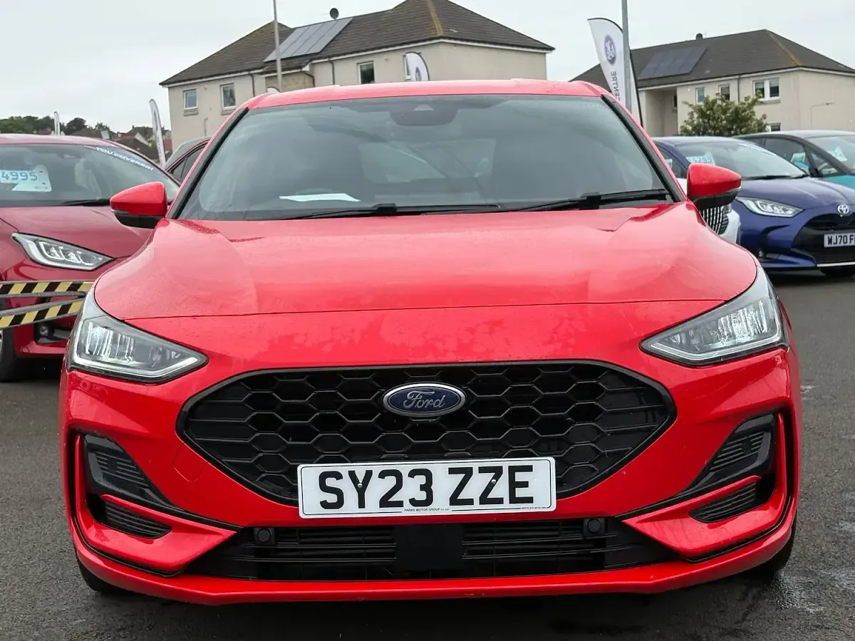 Used Ford Focus ST-Line 125 HP (91 kW) 2023 Red Hatchback