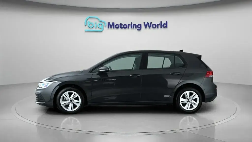Used VW Golf VIII Life 131 HP (96 kW) 2022 Grey Hatchback