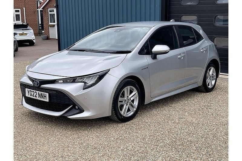 Used Toyota Corolla 122 HP (89 kW) 2022 Silver Hatchback