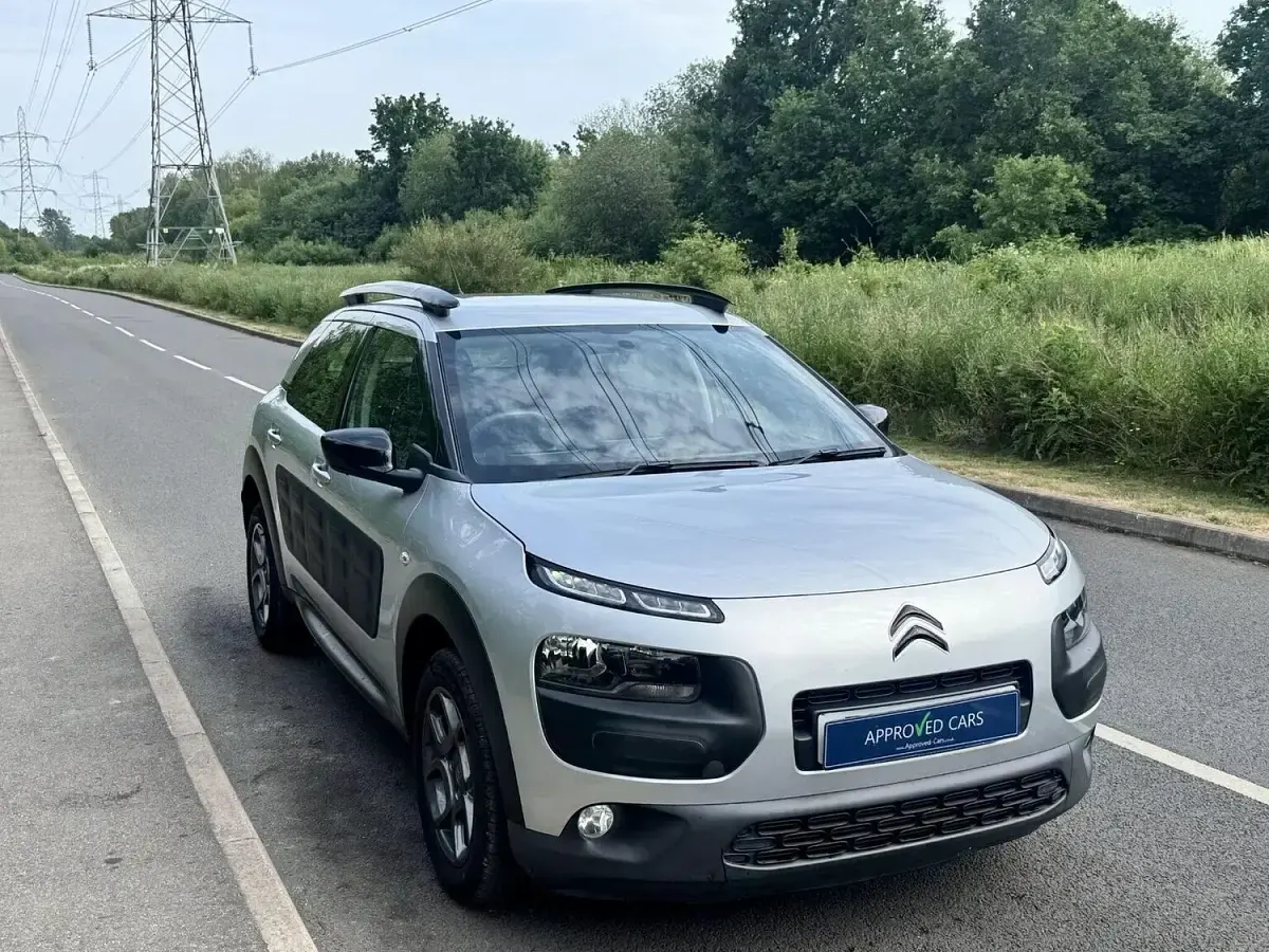 Used Citroën C4 Cactus Feel 82 HP (60 kW) 2018 Silver Hatchback
