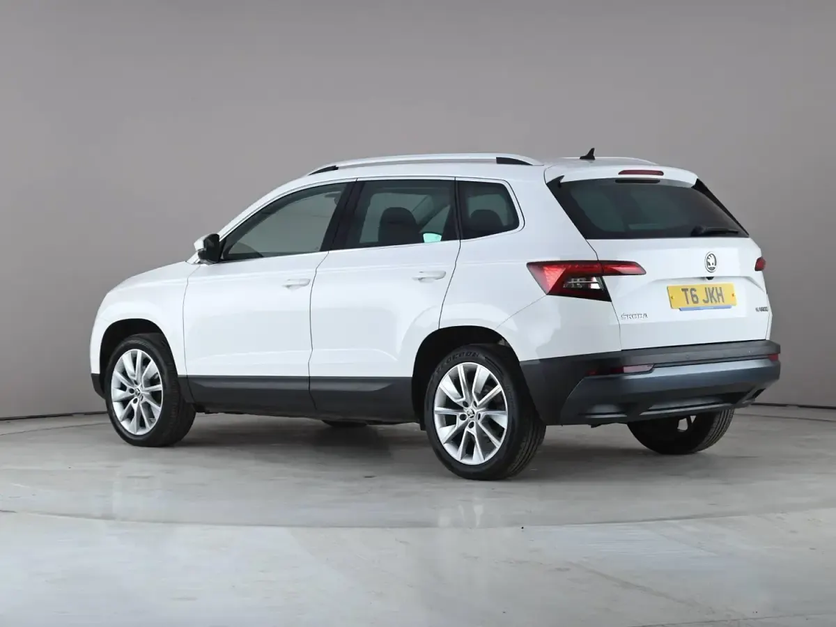 Używany Skoda Karoq SE L 150 KM (110 kW) 2018 Biały SUV