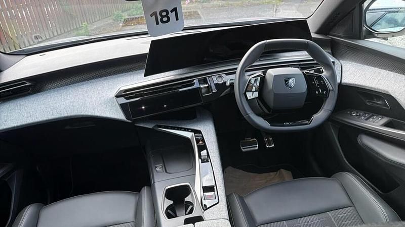 Used Peugeot e-3008 GT 152 kW (207 HP) 2025 Grey SUV