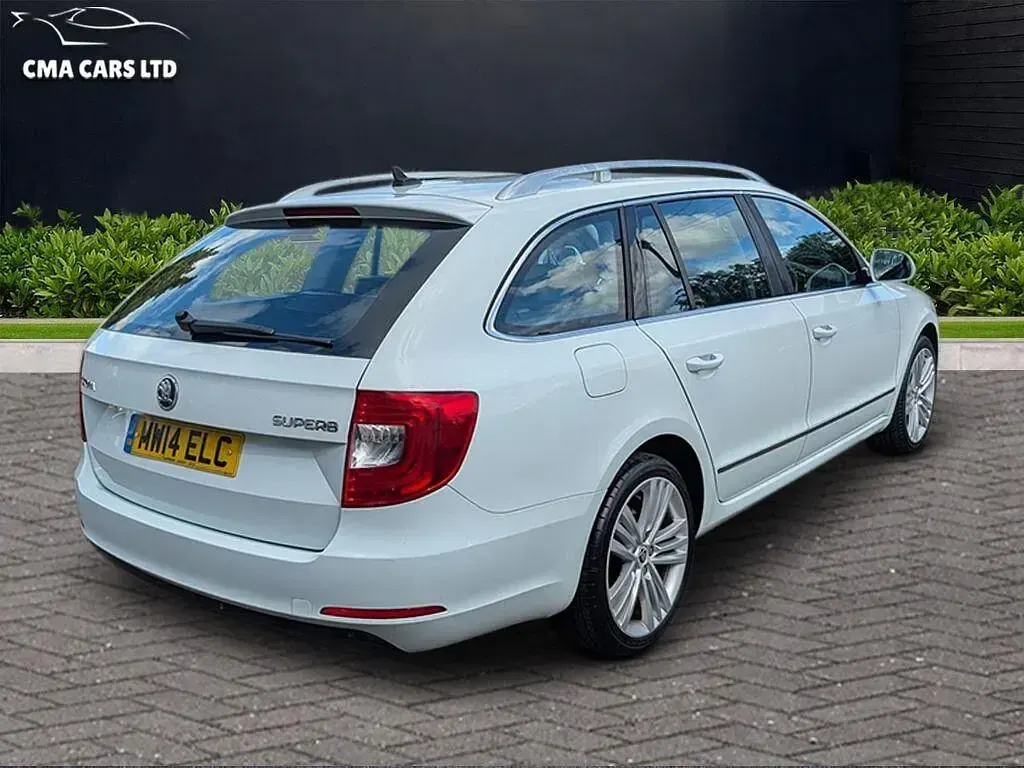 Used Skoda Superb Elegance 170 HP (125 kW) 2014 White Estate