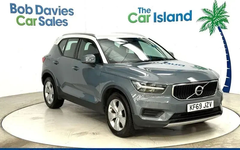 Used Volvo XC40 Momentum 163 HP (119 kW) 2021 SUV