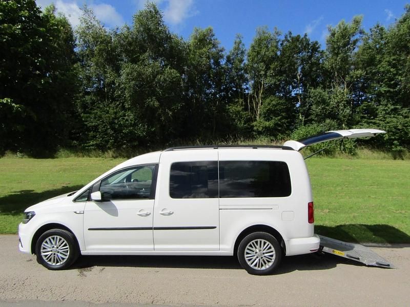 White Used 2018 VW Caddy Maxi Life Life MPV | £15,995 (A bit pricey) - Image 1/3