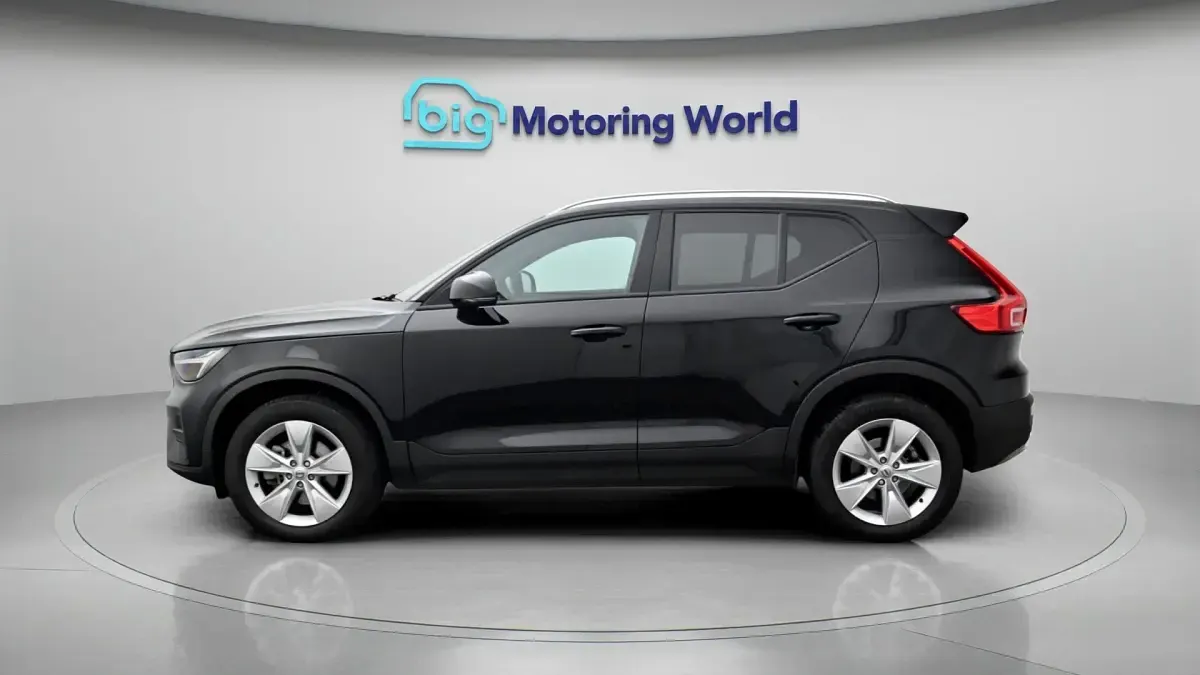 Used Volvo XC40 Core 163 HP (119 kW) 2024 Black SUV