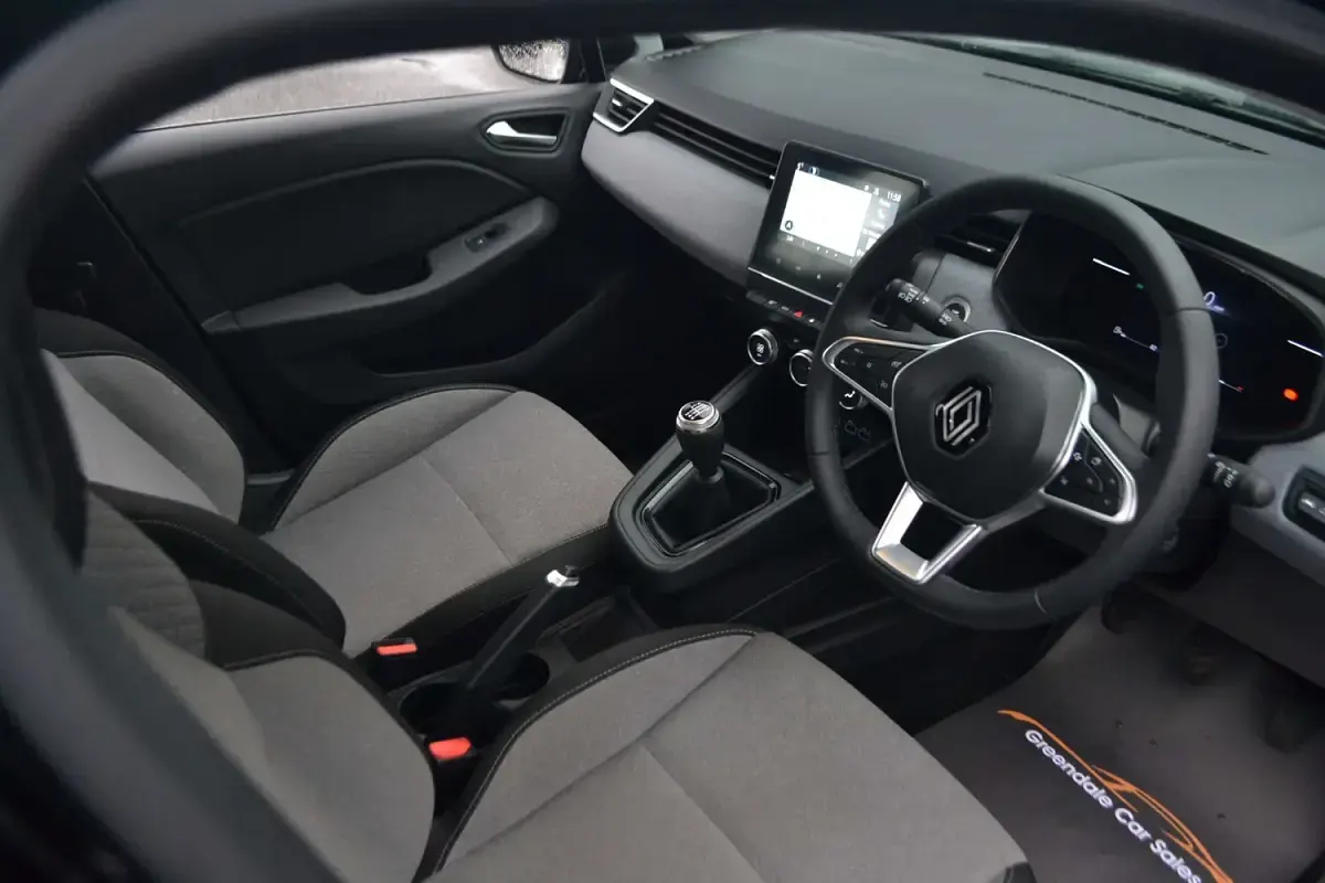 Used Renault Clio V Evolution 90 HP (66 kW) 2024 Black Hatchback