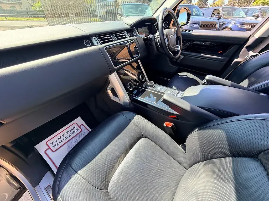 Used Land Rover Range Rover Autobiography 300 HP (220 kW) 2018 Silver SUV