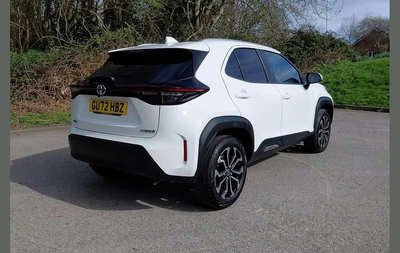 Used Toyota Yaris Cross Design 113 HP (83 kW) 2022 White SUV