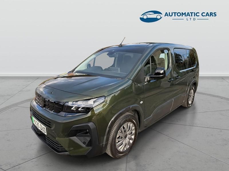 Second-hand Peugeot e-Rifter Allure 100 kW (136 CP) 2025 Verde Monovolum