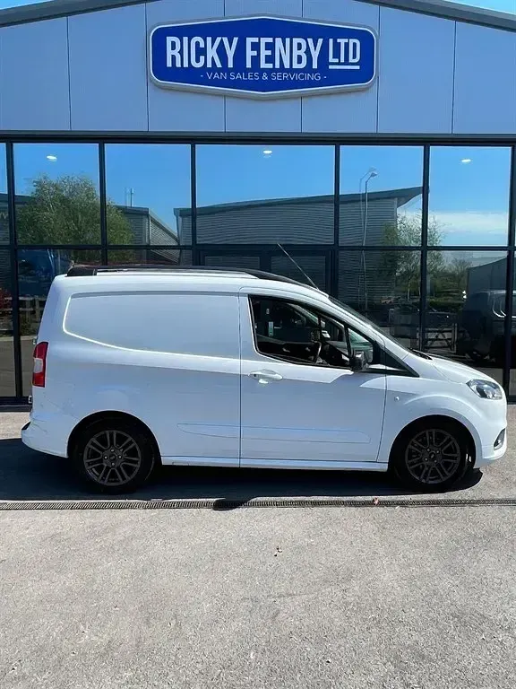 Begagnad Ford Transit Sport 100 HK (73 kW) 2019 Vit Van