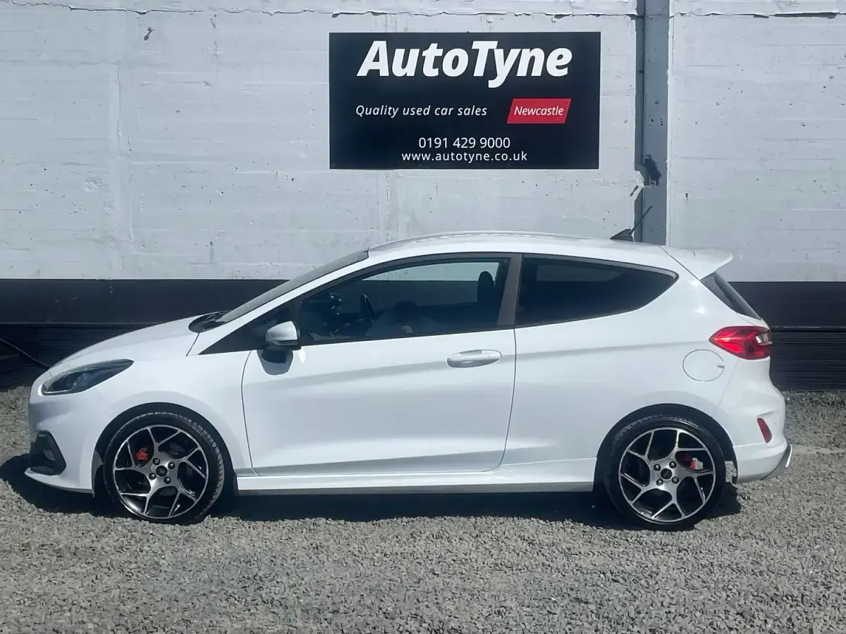 Usado Ford Fiesta ST 200 HP (147 kW) 2020 Branco Citadino