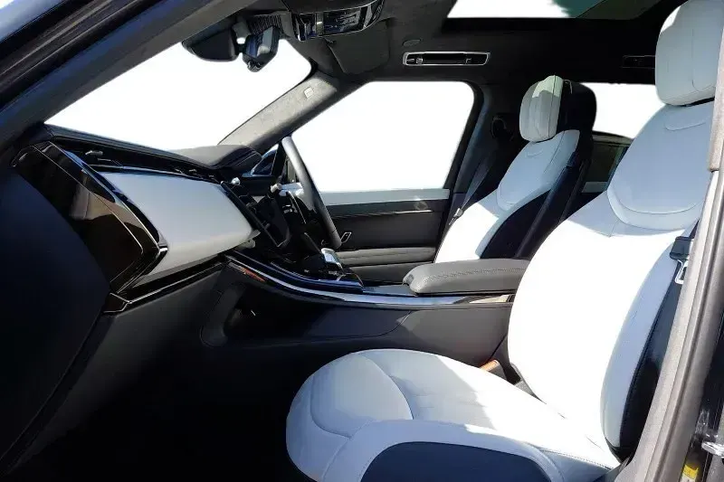 Second-hand Land Rover Range Rover Sport Autobiography 295 CP (216 kW) 2025 Gri SUV