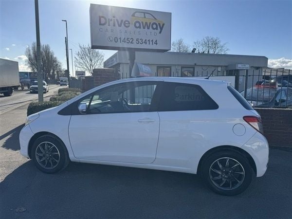 White Used 2013 Toyota Yaris Edition Hatchback | £3,950 (Fair price) - Image 1/1