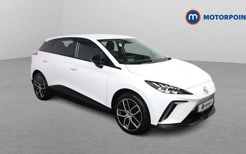 Used MG MG4 EV Trophy 150 kW (204 HP) 2025 White Hatchback