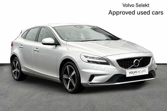 Used Volvo V40 R-Design 118 HP (86 kW) 2017 Silver Hatchback