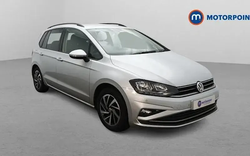 Używany VW Golf VII Match 131 KM (96 kW) 2019 Srebrny Hatchback