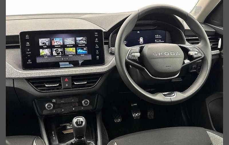 Used Skoda Kamiq SE 94 HP (69 kW) 2025 Brilliant silver metallic SUV