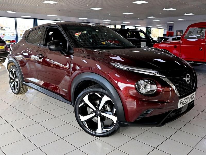 Burgundy red Used 2023 Nissan Juke Tekna SUV | £18,489 (Fair price) - Image 1/4