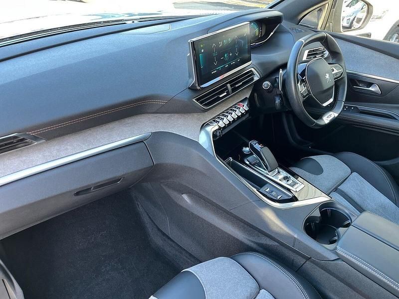 Used Peugeot 3008 Premium 225 HP (165 kW) 2022 Grey SUV