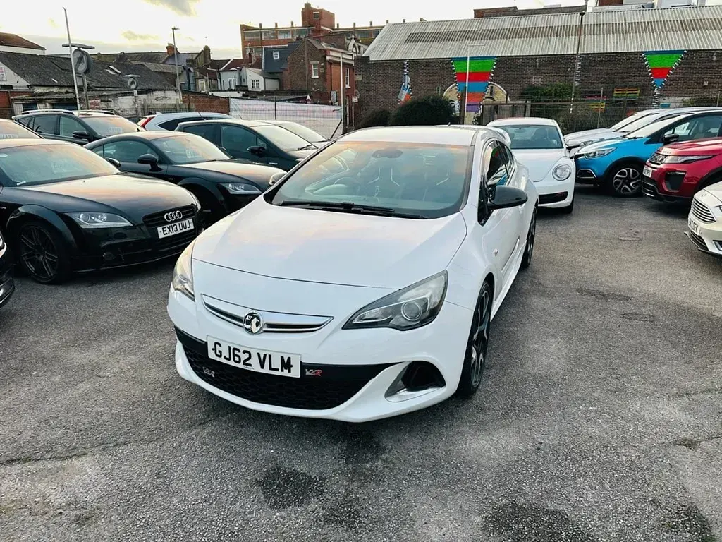 Używany Vauxhall Astra GTC 2012 Biały Hatchback