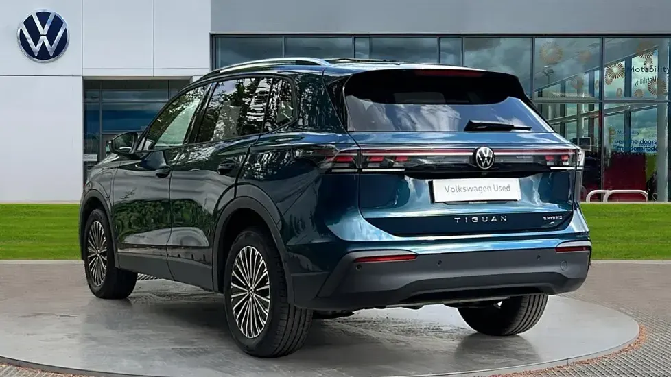 Usado VW Tiguan Match 204 HP (150 kW) 2025 Azul SUV