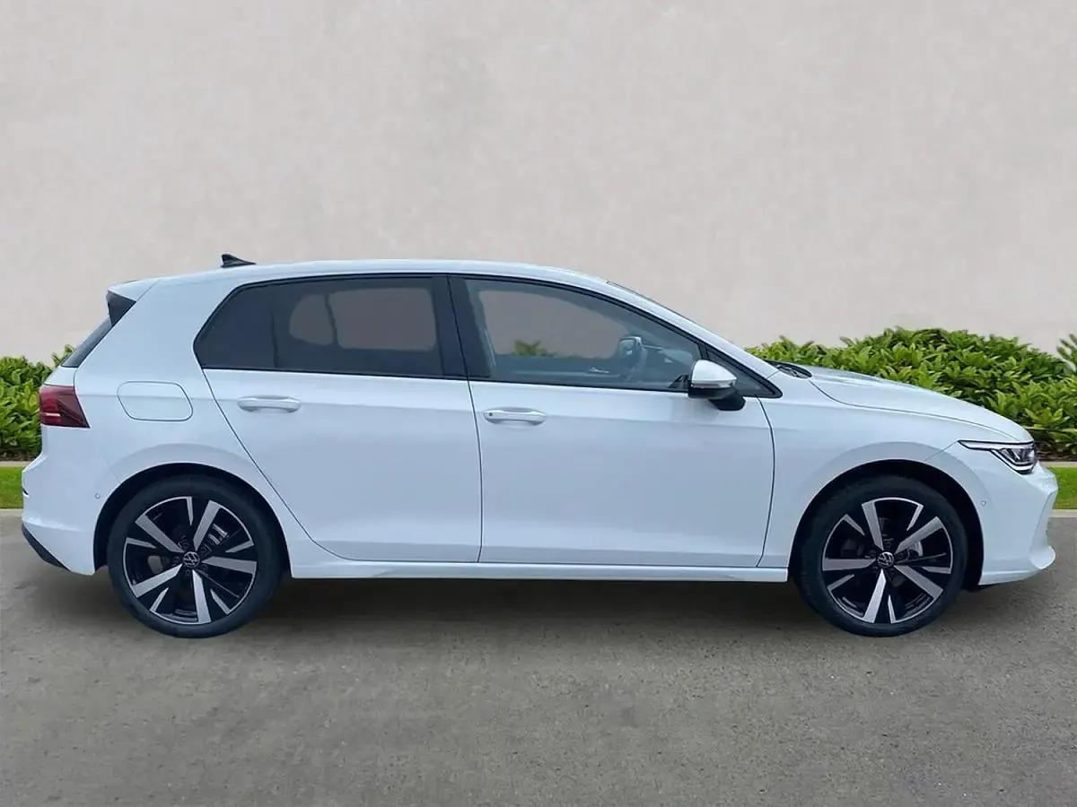New VW Golf VIII Match 115 HP (84 kW) 2026 White Hatchback